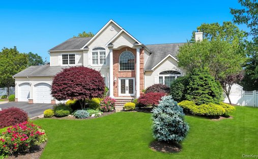 House in Smithtown, New York, United States 1