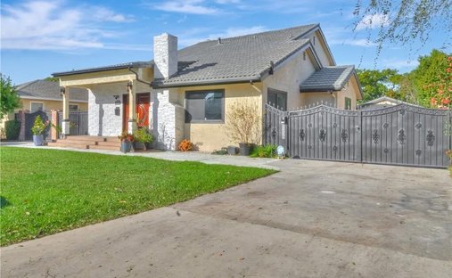 House in Signal Hill, California, United States 1