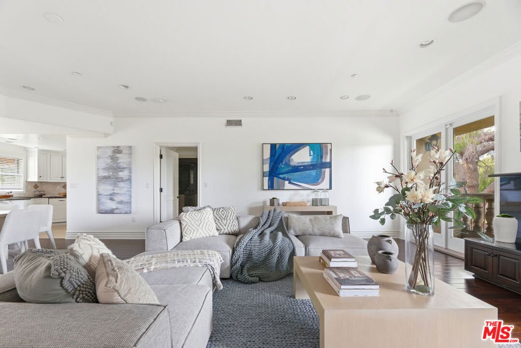 Condo in Los Angeles, California, United States 4 - 18112658
