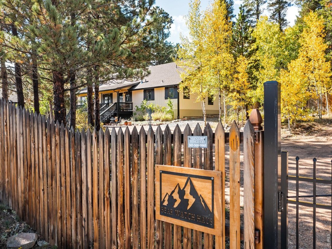 Allenspark, Colorado, United States 1 - 18114320