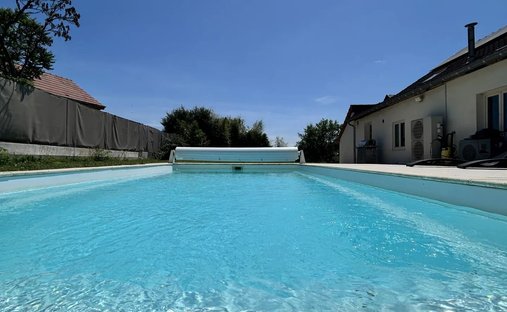 Domaine à Centre Ville, Beaune, France 1