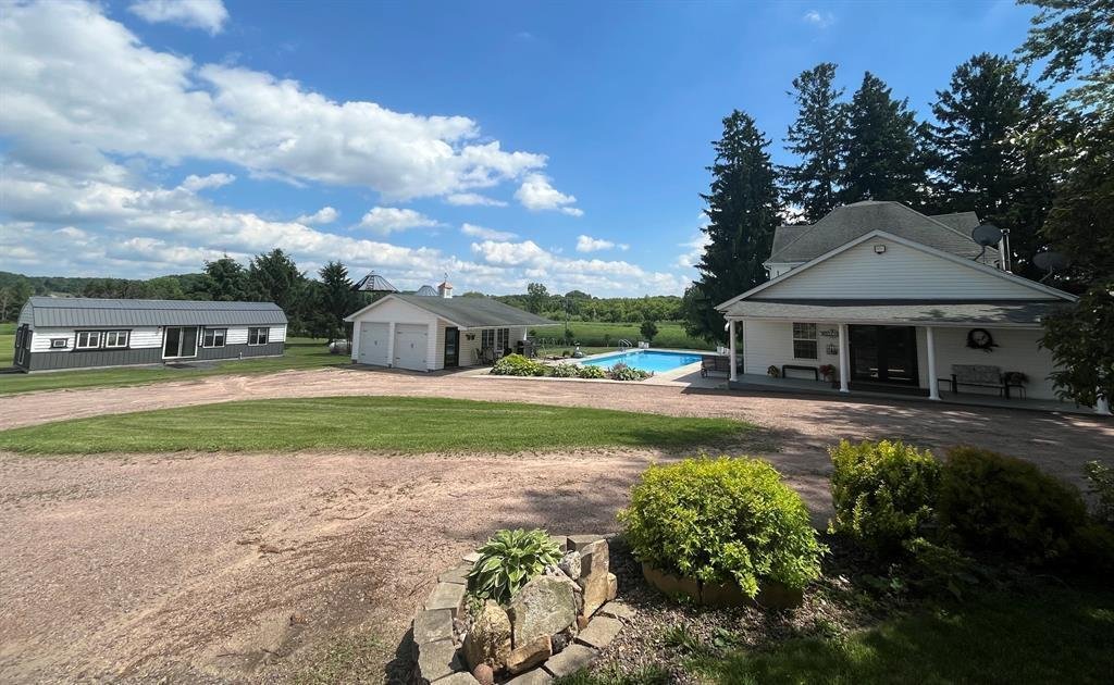 House in Augusta, Wisconsin, United States 5 - 18053146