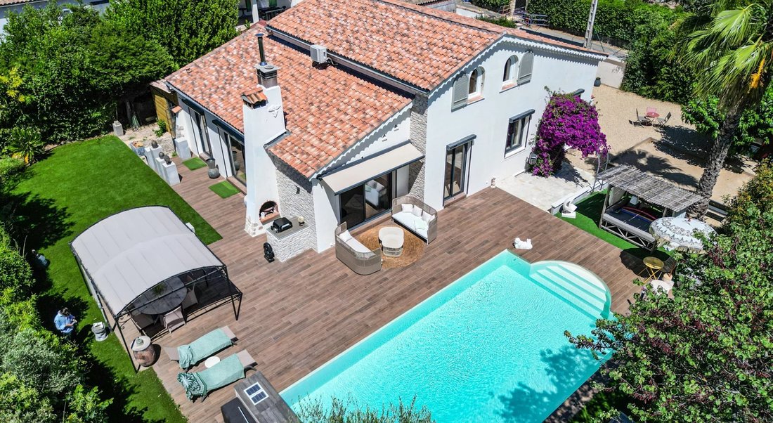 Villa in Mougins, Provence-Alpes-Côte d'Azur, France 1 - 18111421
