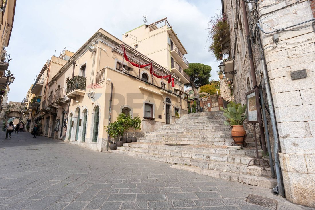House in Taormina, Sicily, Italy 4 - 18115406