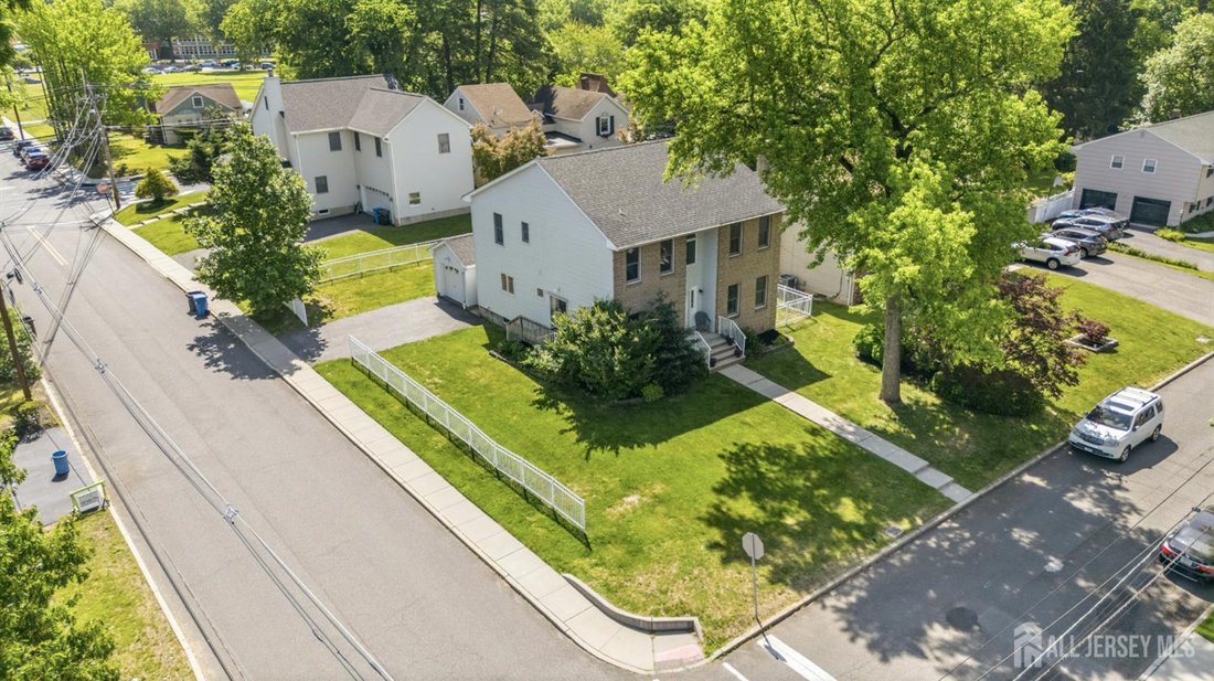 House in Metuchen, New Jersey, United States 4 - 18112968