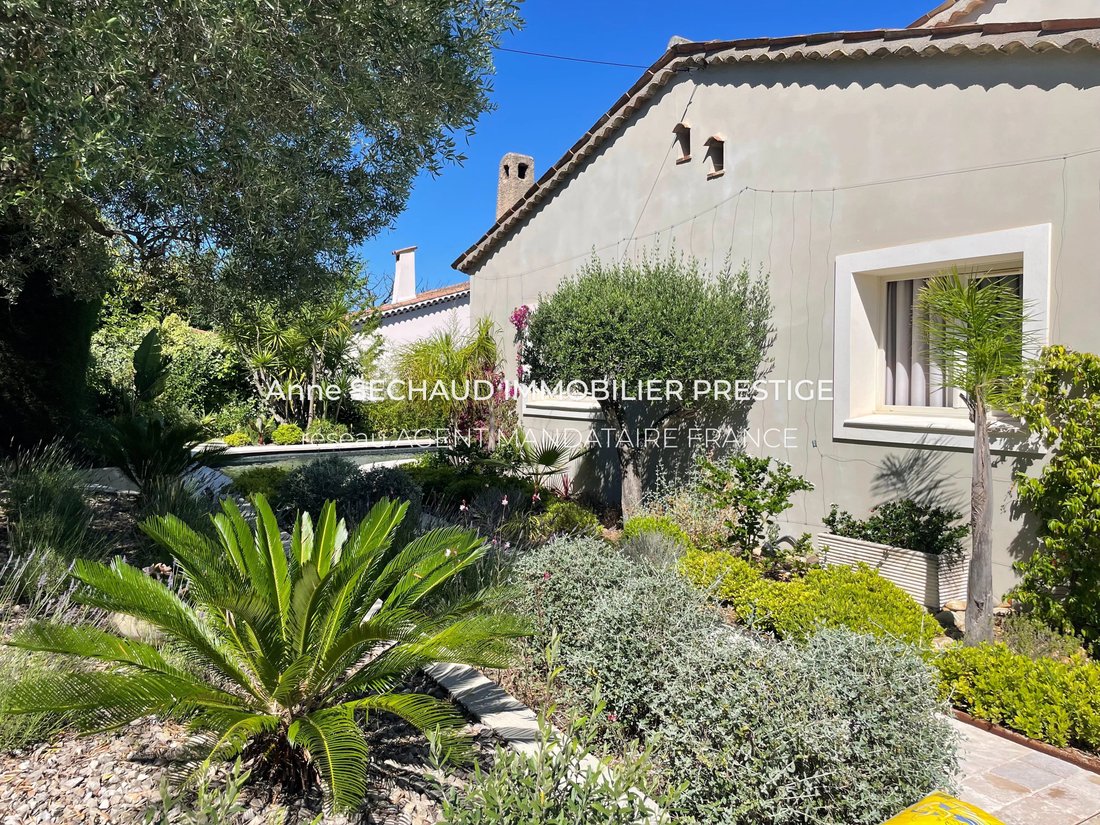 House in Mougins, Provence-Alpes-Côte d'Azur, France 3 - 18111546