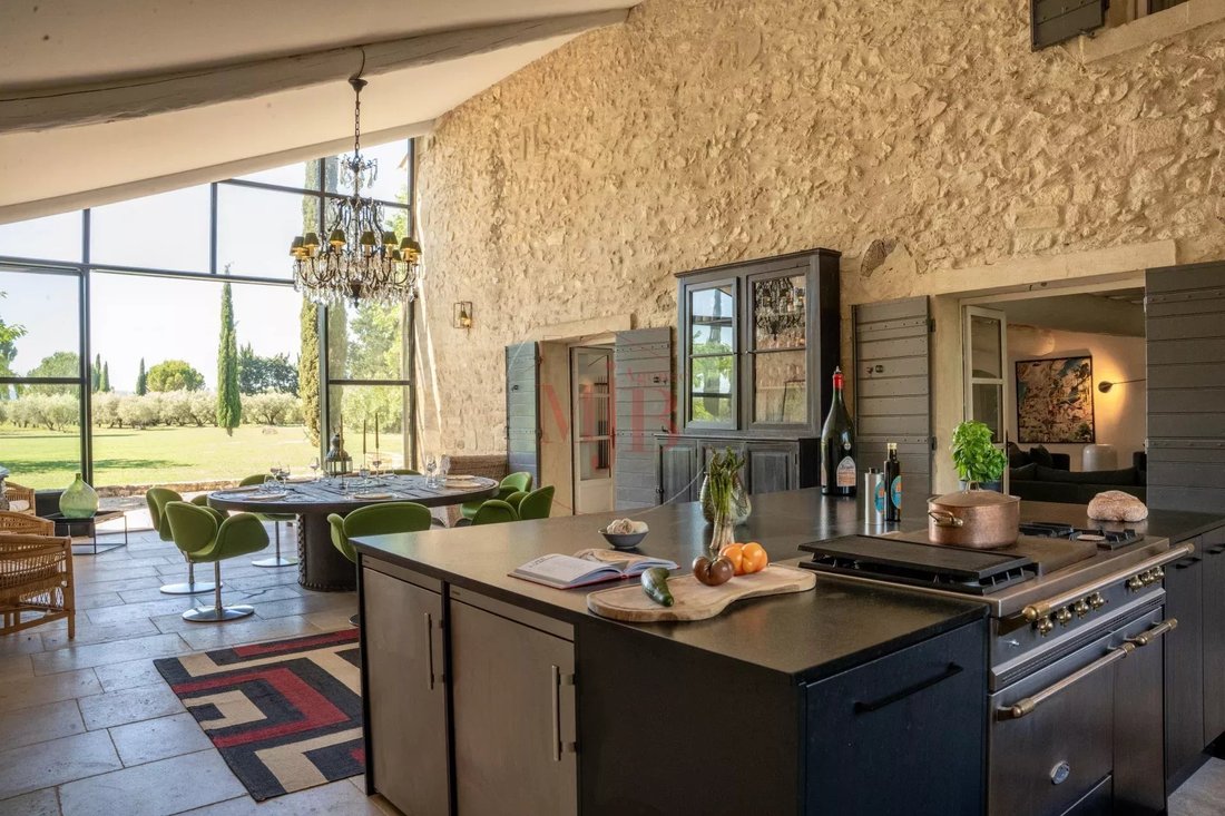 Estate in Saint-Etienne-du-Grès, Provence-Alpes-Côte d'Azur, France 5 - 18110912