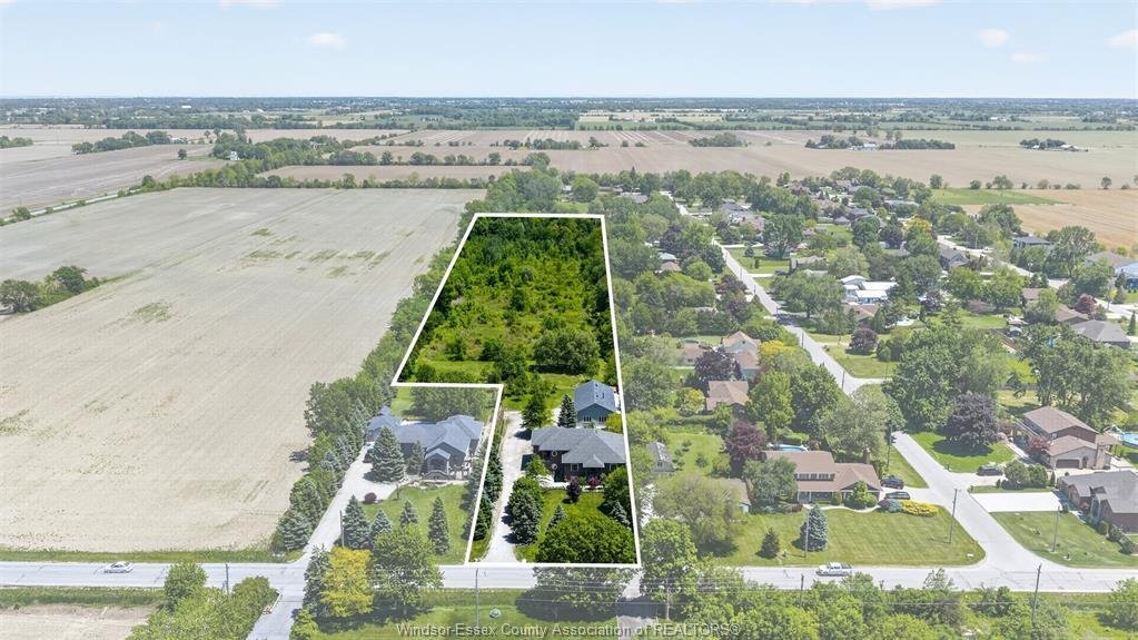 House in Windsor, Ontario, Canada 4 - 18110466