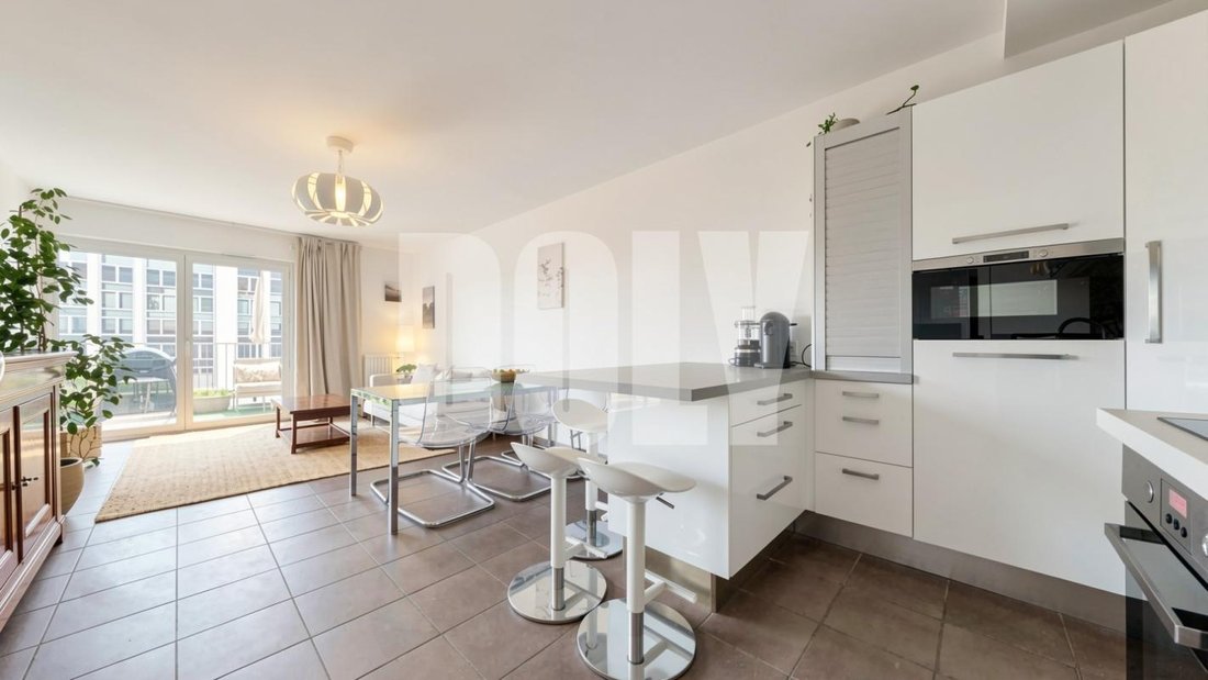 Apartment in Puteaux, Ile-de-France, France 2 - 18111422