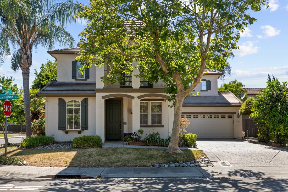 Sacramento, California, United States 1 - 18109933