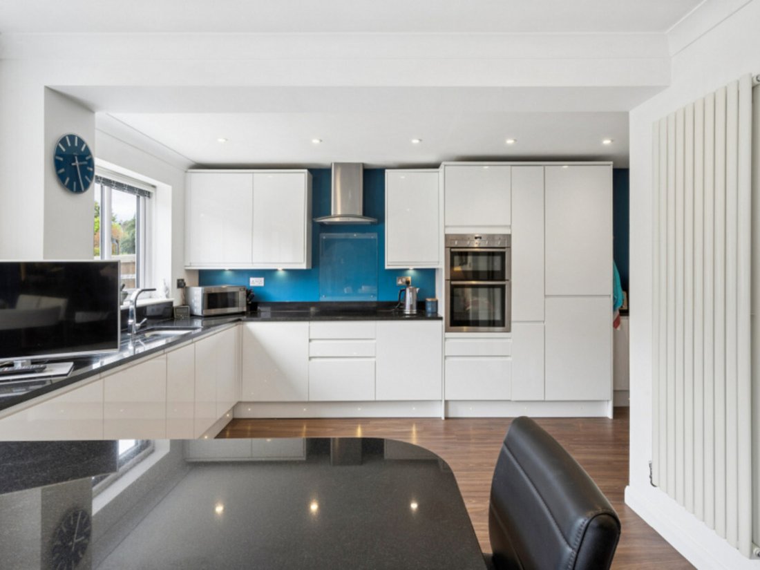 House in Beaconsfield, England 3 - 18114671