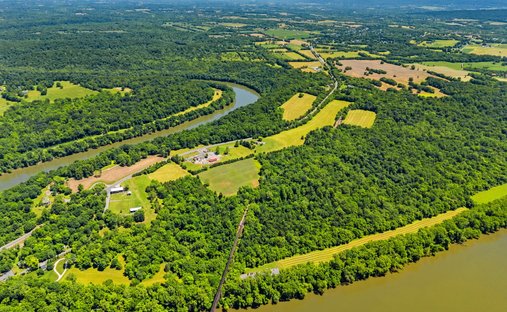 Land in Sharpsburg, Maryland, United States 1