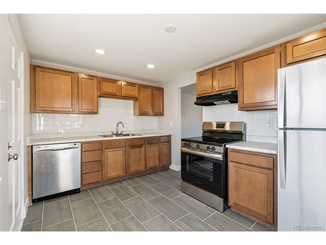 Lakewood, Colorado, United States 1 - 18114358