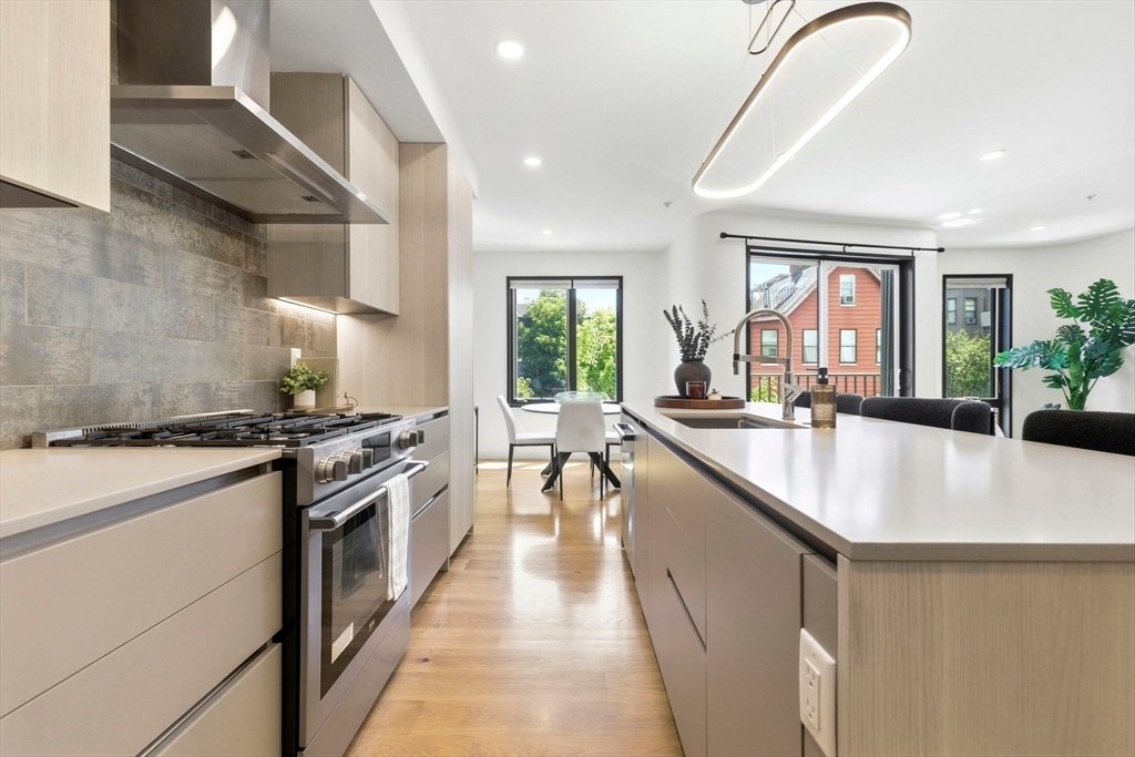 Condo in Boston, Massachusetts, United States 5 - 18111127