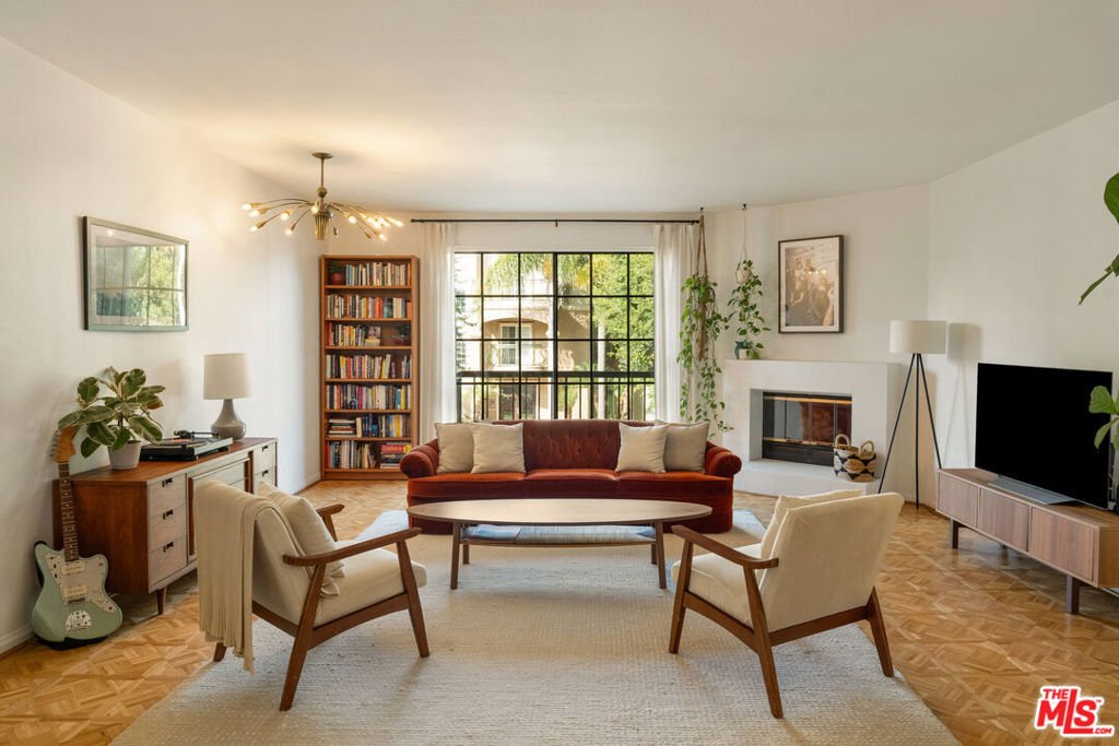 Condo in Los Angeles, California, United States 5 - 18112649
