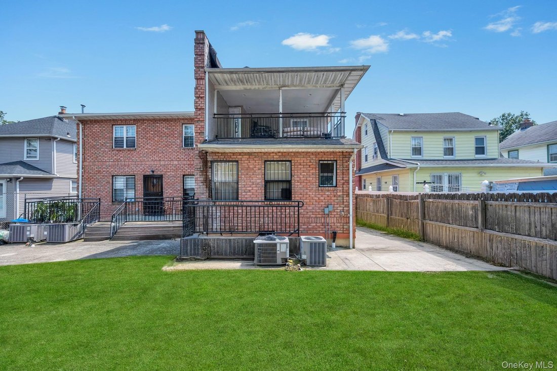 Apartment in Saint Albans, NY, United States 3 - 18113772