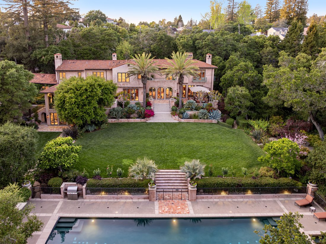 House in Oakland, California, United States 1 - 18112185