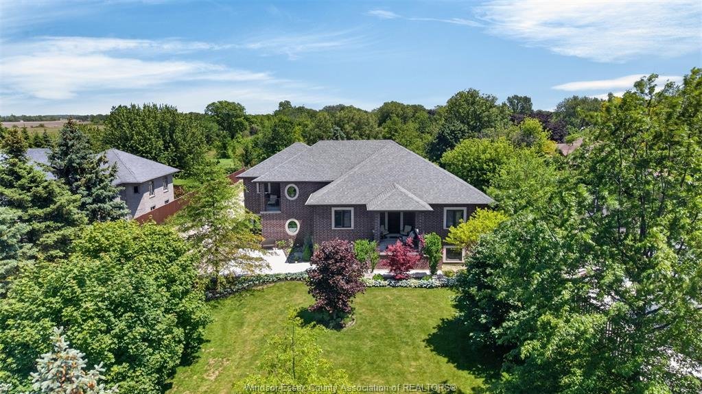 House in Windsor, Ontario, Canada 1 - 18110466