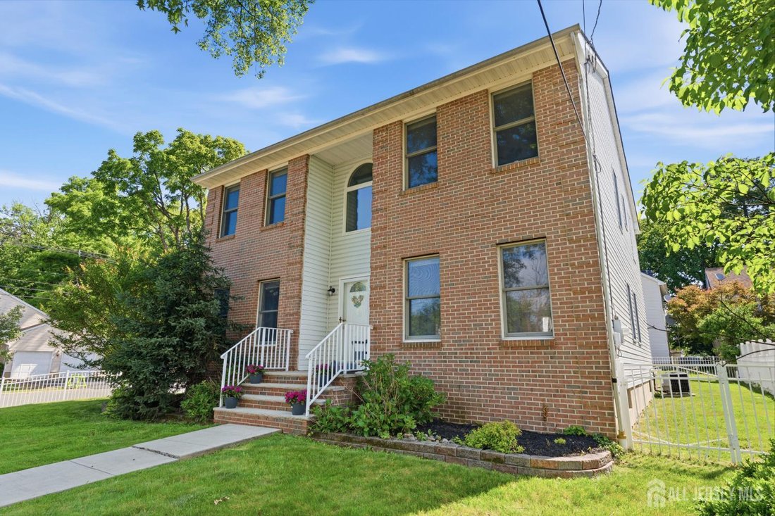 House in Metuchen, New Jersey, United States 3 - 18112968