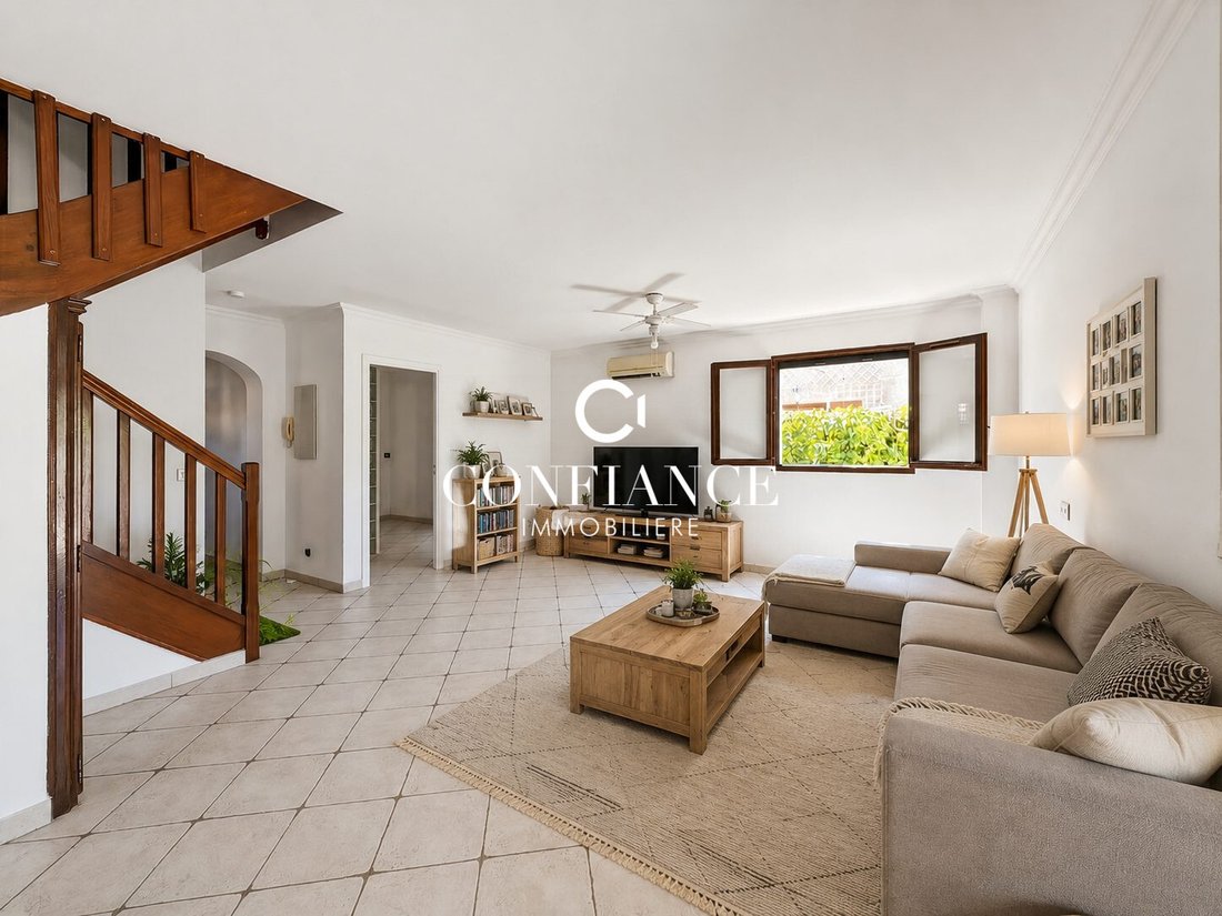 House in Village, Villeneuve-Loubet, France 5 - 18032661