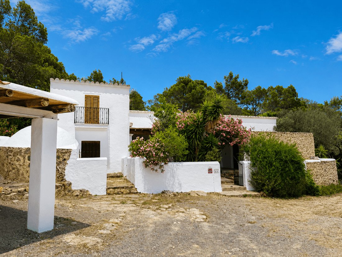Villa in Sant Carles de Peralta, Santa Eularia des Riu, Balearic Islands 1 - 18110257