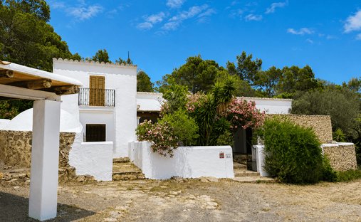 Villa in Sant Carles de Peralta, Santa Eulària des Riu, Balearische Inseln 1
