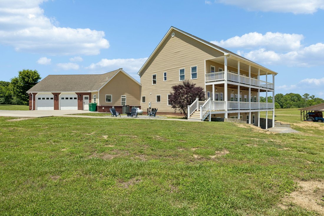 House in Etowah, Tennessee, United States 2 - 18112711