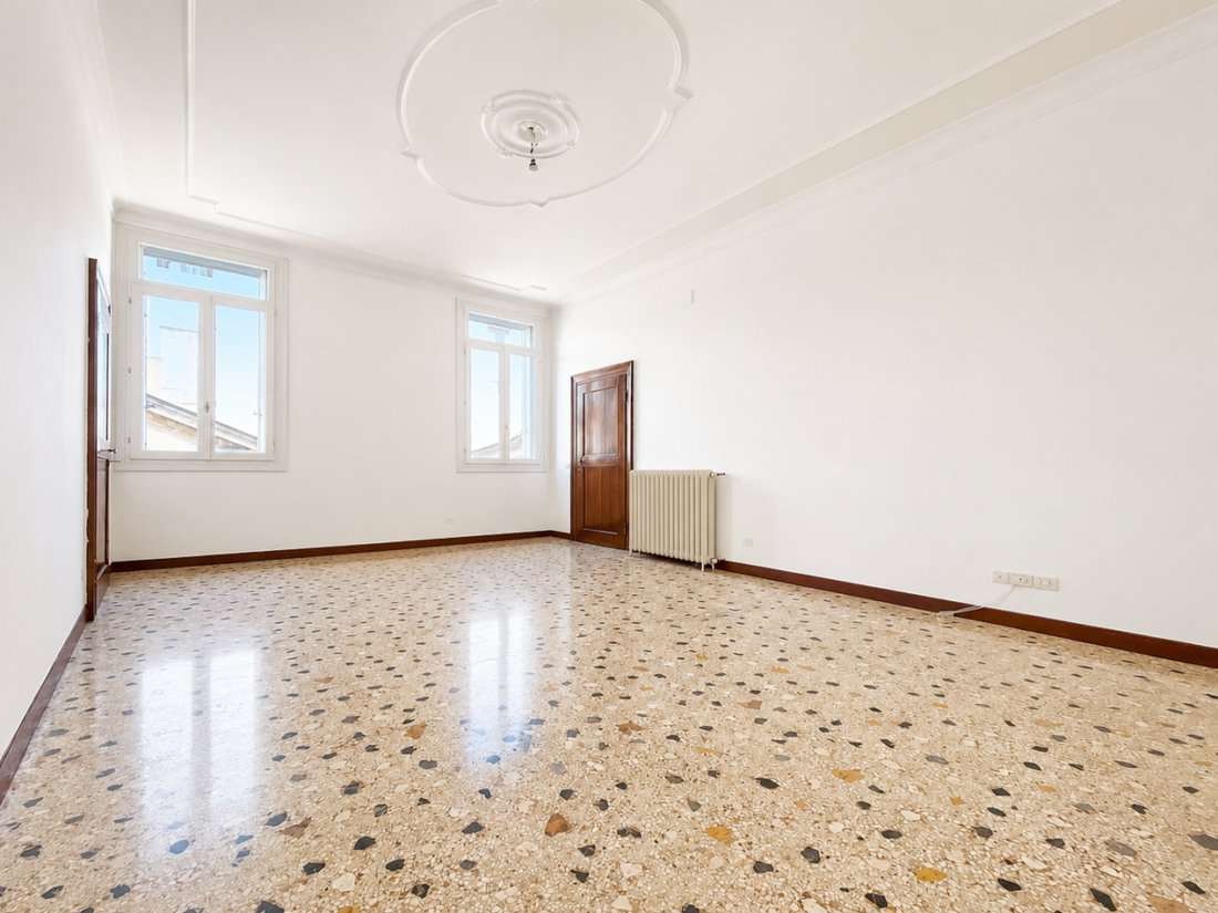 Apartment in Center, Vicenza, Veneto 4 - 18115056
