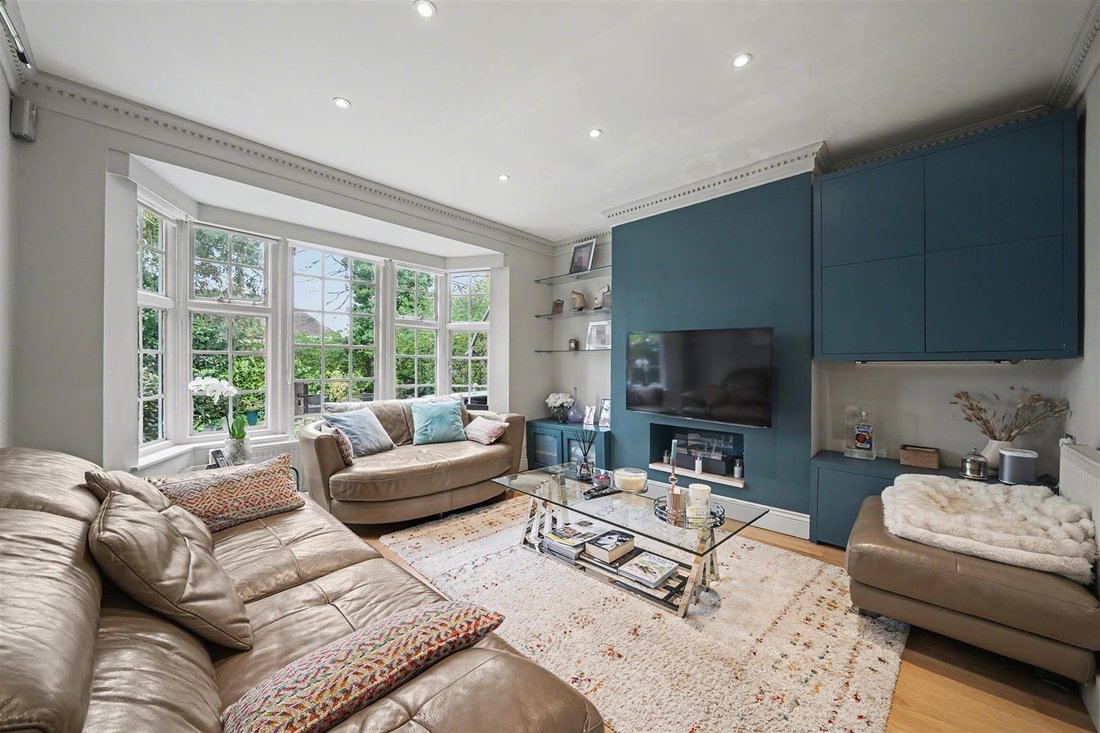 House in Temple Fortune, Barnet, England 4 - 18112517