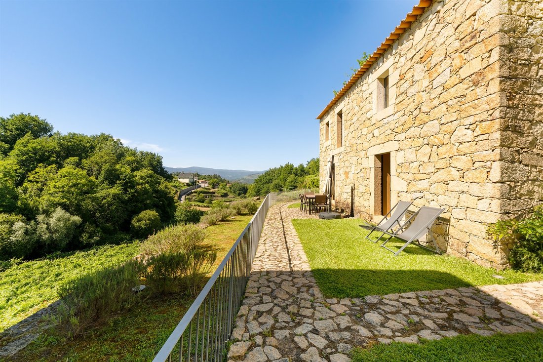 Farm Ranch in Vila e Roussas, Viana do Castelo District, Portugal 3 - 17965537