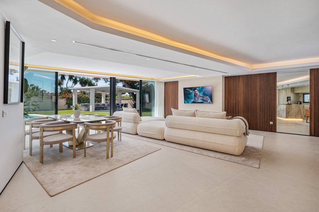 Villa in Elviria-Cabopino, Marbella, Spain 4 - 18110493