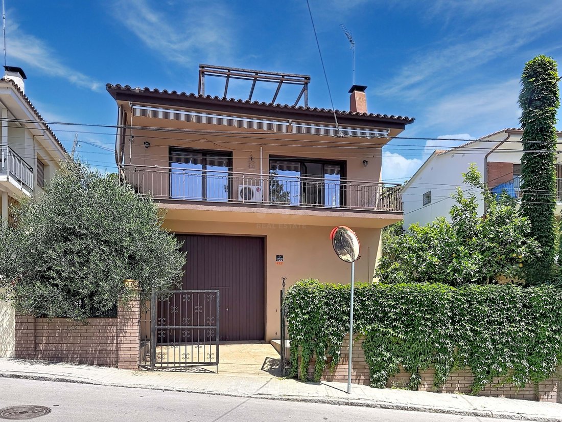 Townhouse in Premia de Dalt, Catalonia, Spain 1 - 17992539