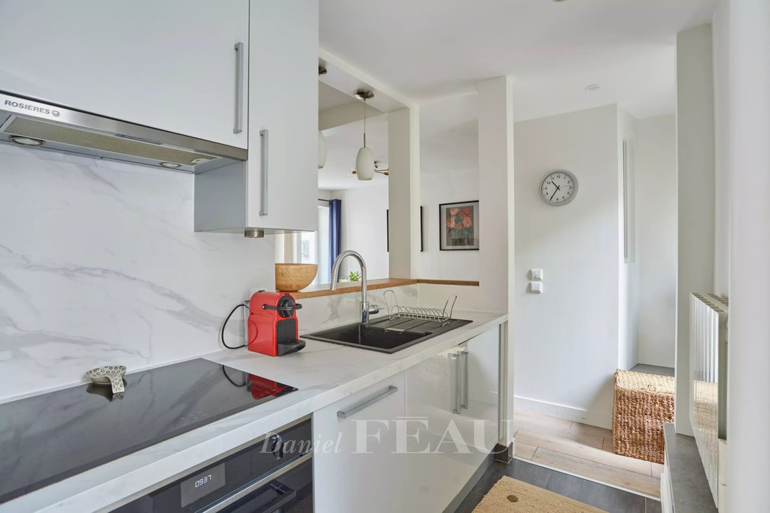 Apartment in Gros Caillou, Paris 7e Arrondissement, Paris 4 - 18111350
