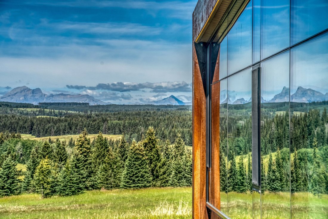 House in Ghost Lake, Alberta, Canada 2 - 18112094
