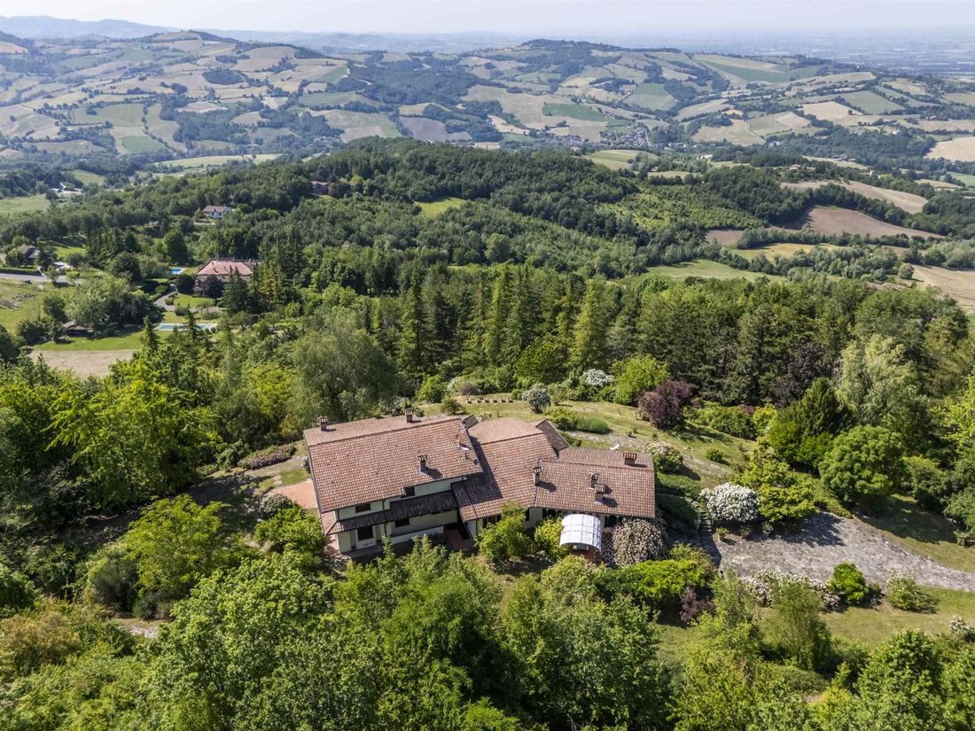 Villa in Nibbiano, Emilia-Romagna, Italy 3 - 17979895