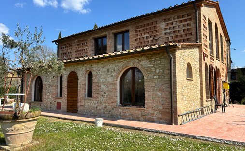 Maisons de campagne à Terricciola, Toscane, Italie 1