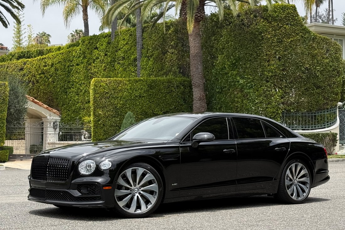 Sedan in West Hollywood, CA, United States 1 - 18112351