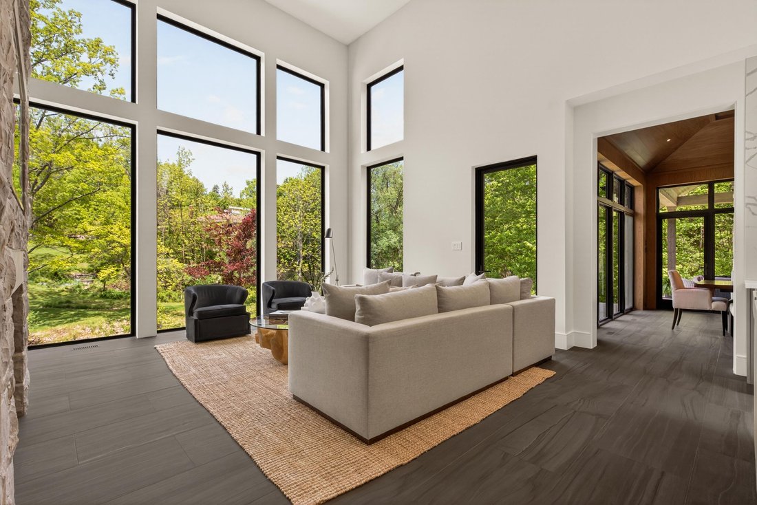 Estate in Hamilton, Ontario, Canada 5 - 18109960