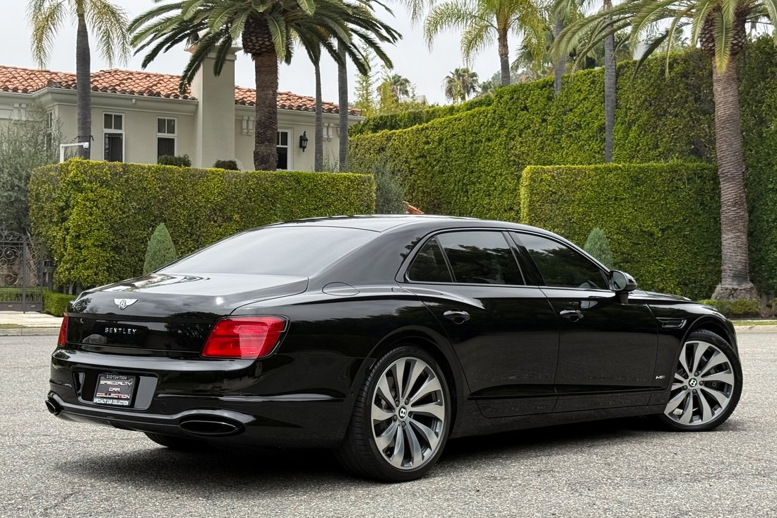 Sedan in West Hollywood, CA, United States 5 - 18112351