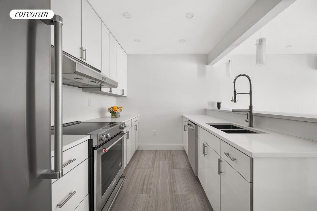 Co Op in New York, New York, United States 4 - 18112139