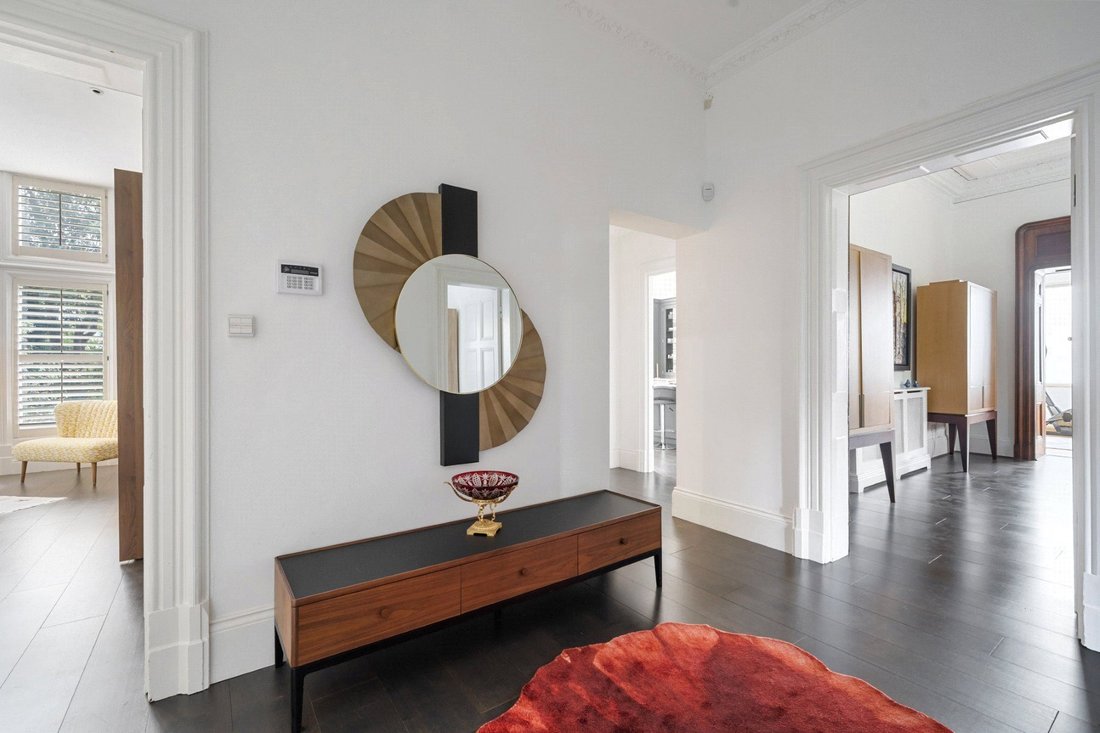 Apartment in Swiss Cottage, Camden, England 5 - 18110481