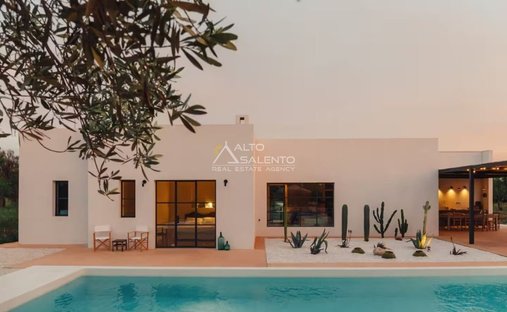 Villa in San Vito dei Normanni, Apulia, Italy 1