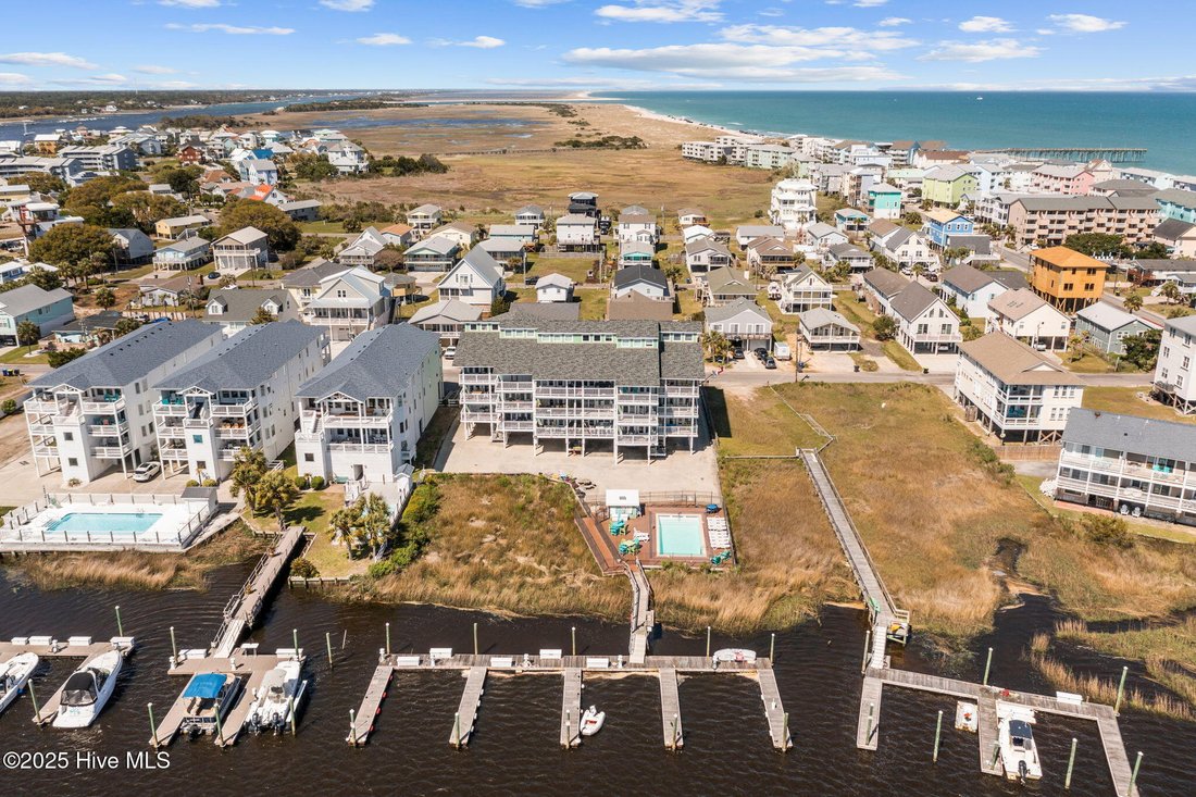 Condo in Carolina Beach, North Carolina, United States 1 - 18114818