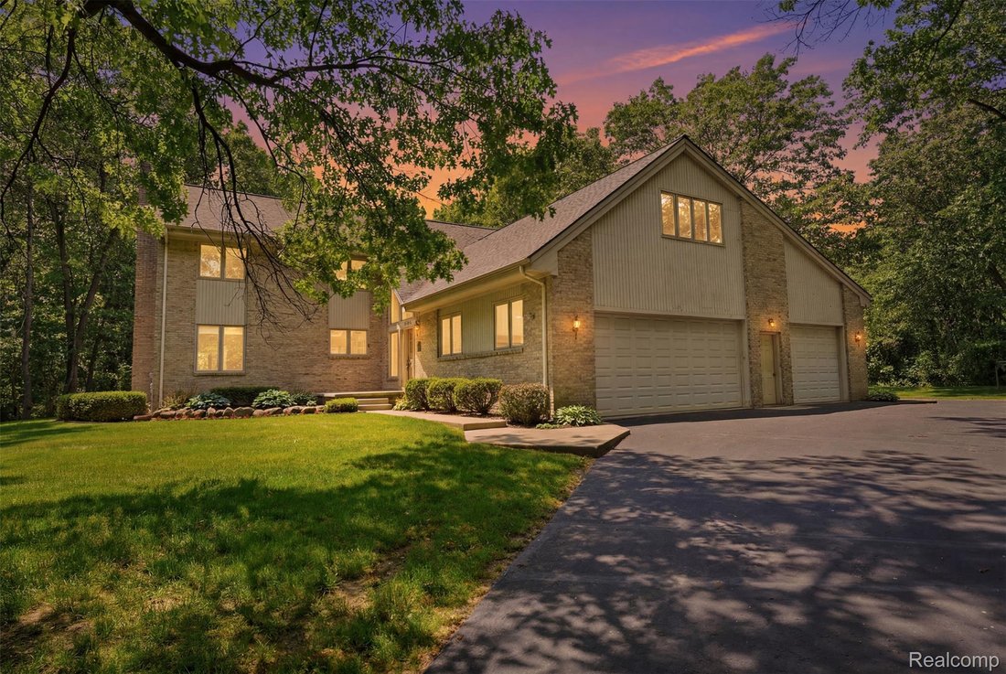 House in South Lyon, Michigan, United States 1 - 18110407