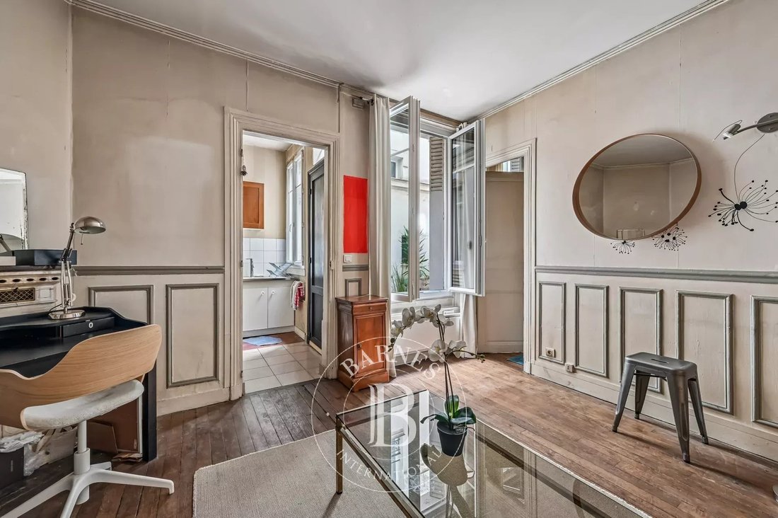 Apartment in Saint Thomas d'Aquin, Paris 7e Arrondissement, Paris 5 - 18110284