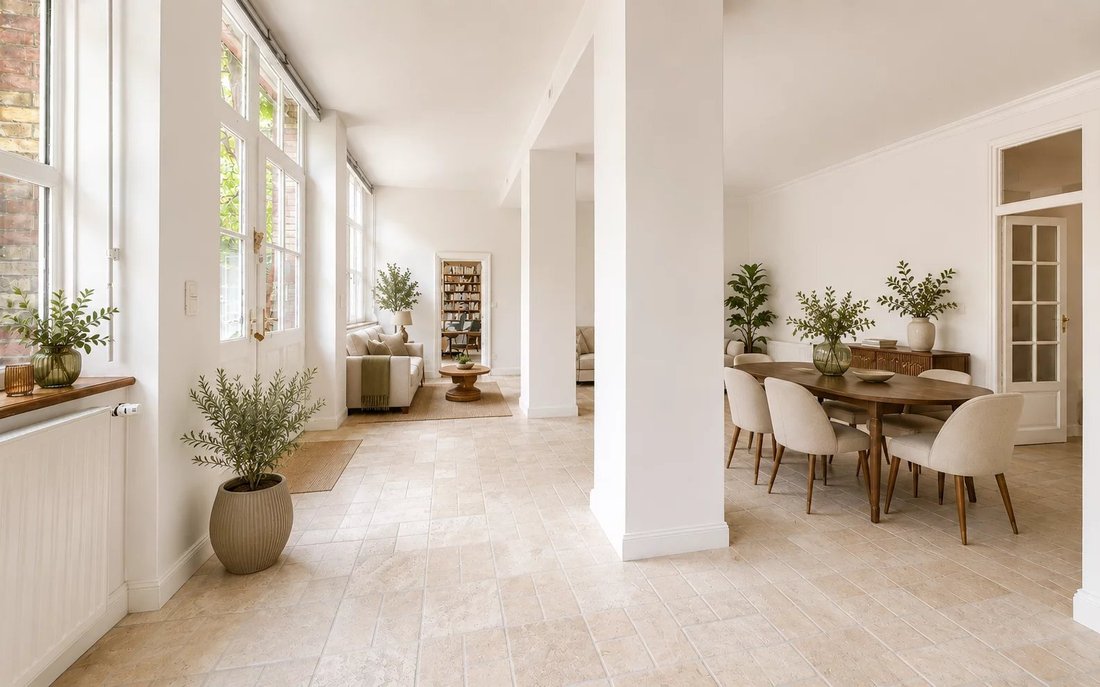 Apartment in Champvert-Point du Jour-Saint Irénée, Lyon 5e Arrondissement, Lyon 4 - 17959384