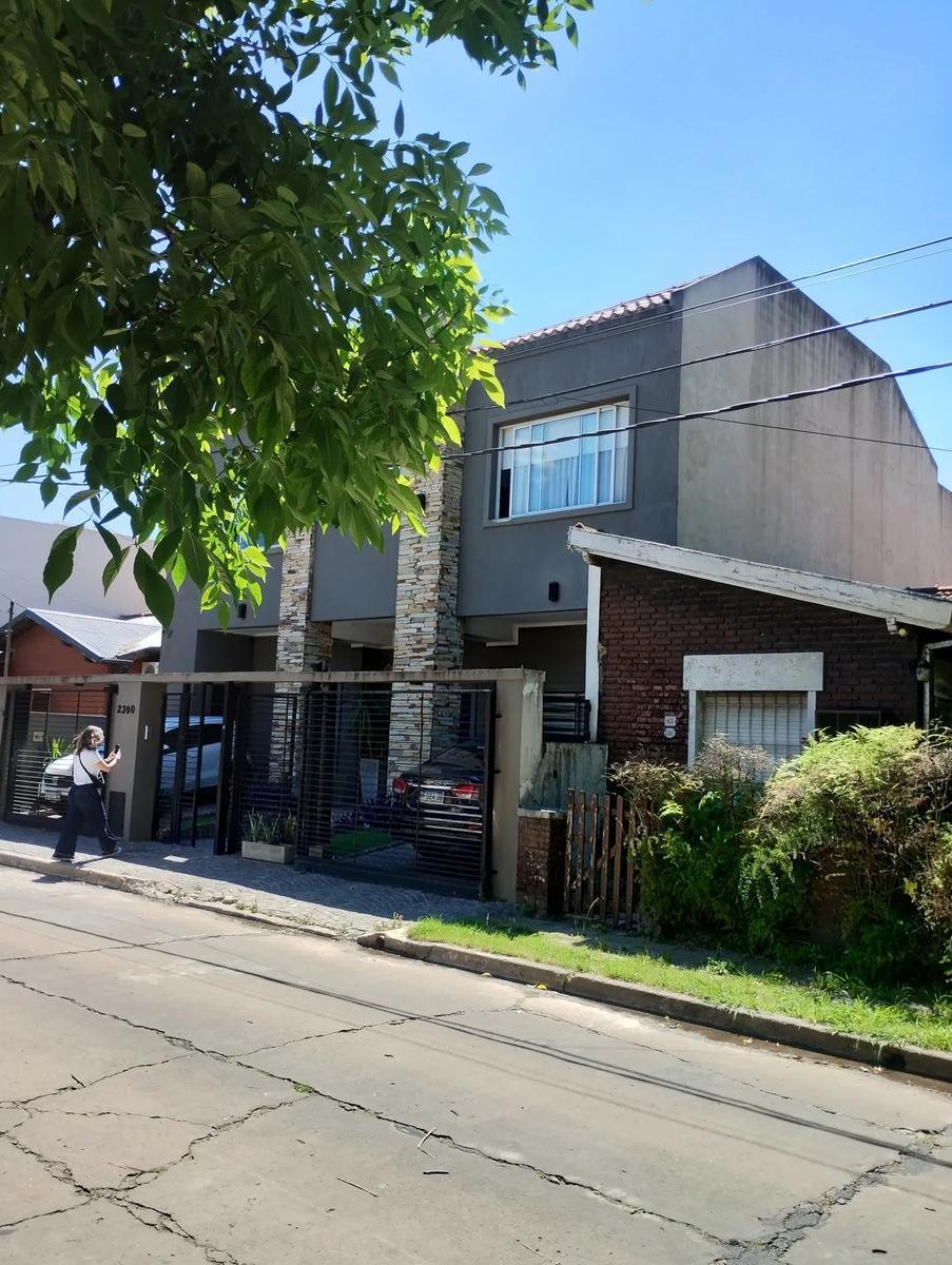 House in Ciudad Jardín Lomas del Palomar, Buenos Aires Province, Argentina 3 - 18110882