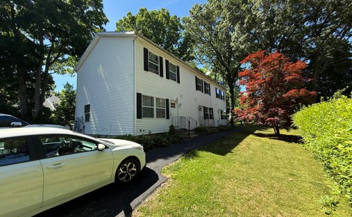 House in Danbury, Connecticut, United States 1