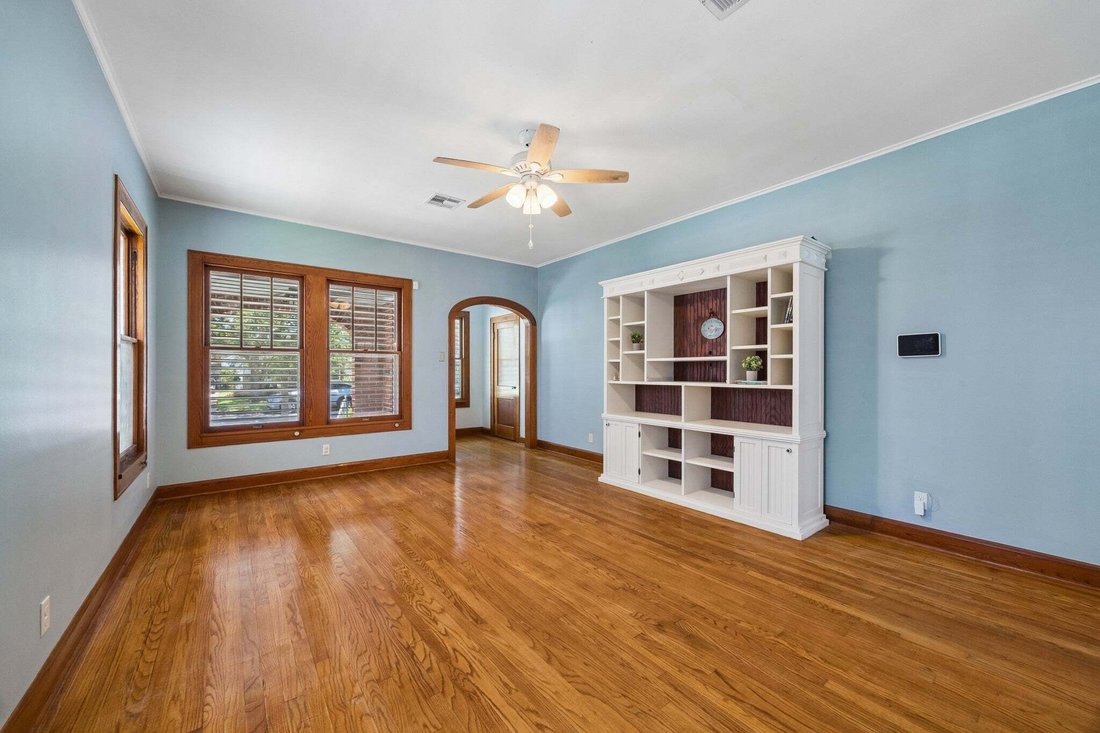 House in Galveston, Texas, United States 2 - 18112078