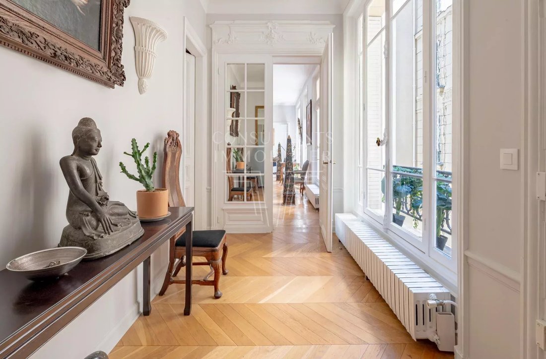 Apartment in Courcelles-Wagram, Paris 17e Arrondissement, Paris 1 - 18111368